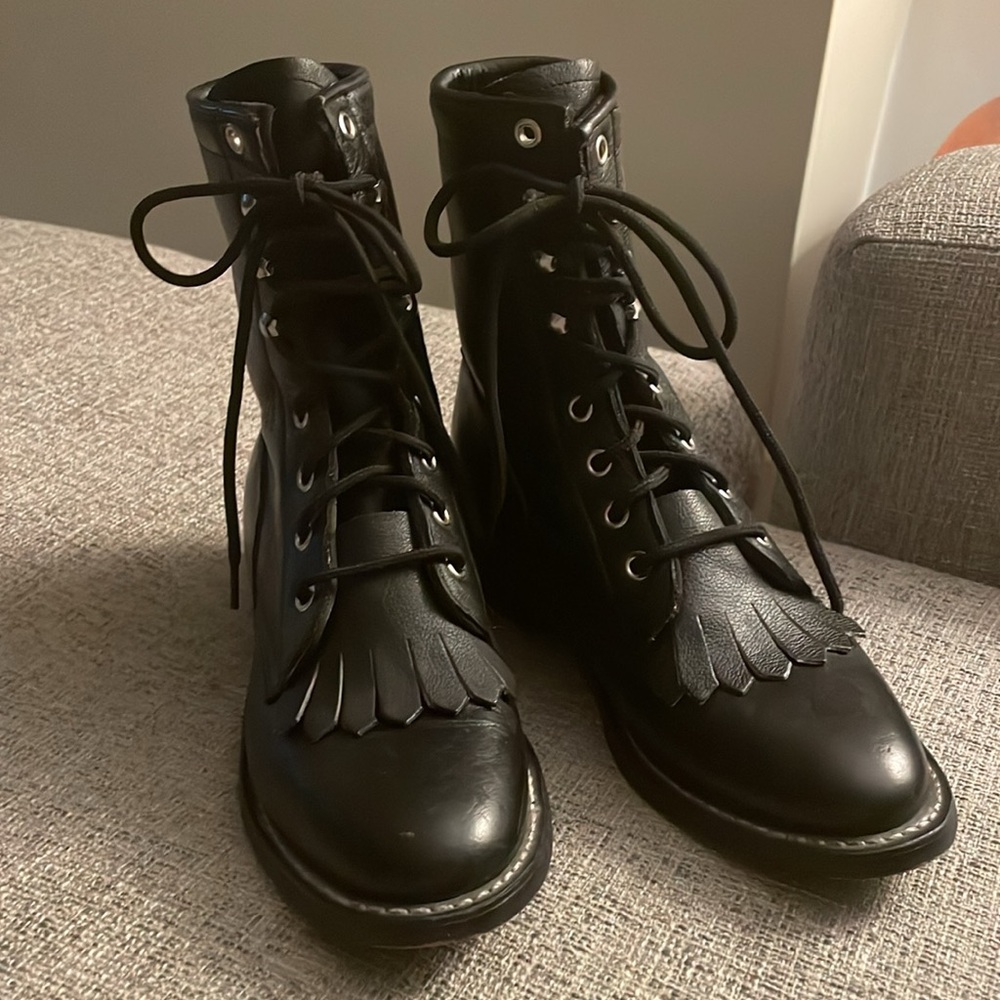 A Jama Product Black Leather Lace Up Boots Sz 7 with Hooks